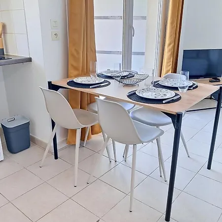 Daire T2 A 600 M - Clim - Parking - Balcon - Wi-fi
